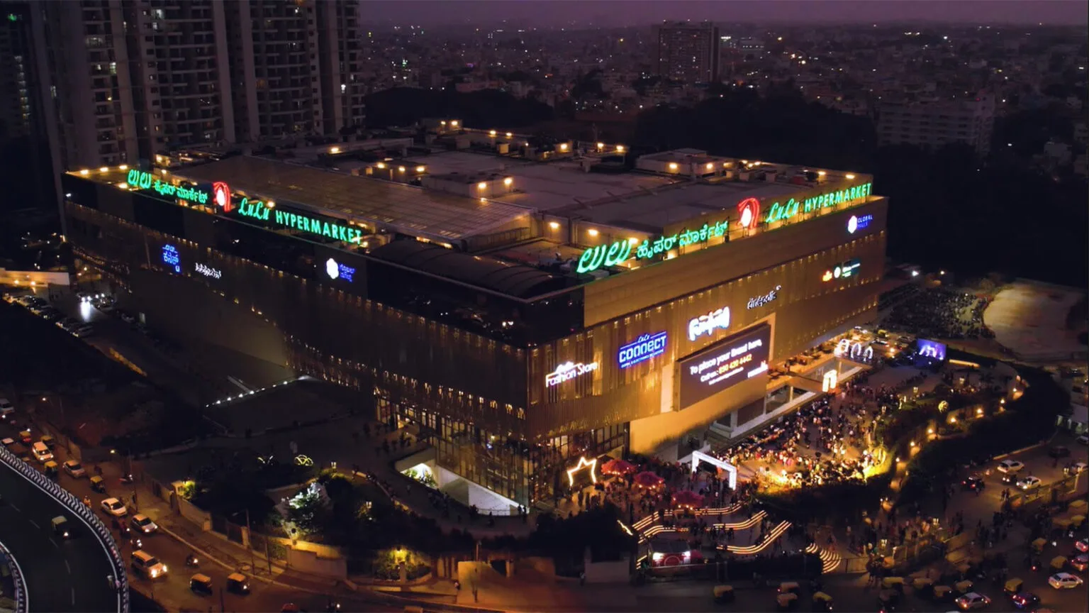 lulu mall. lucknow